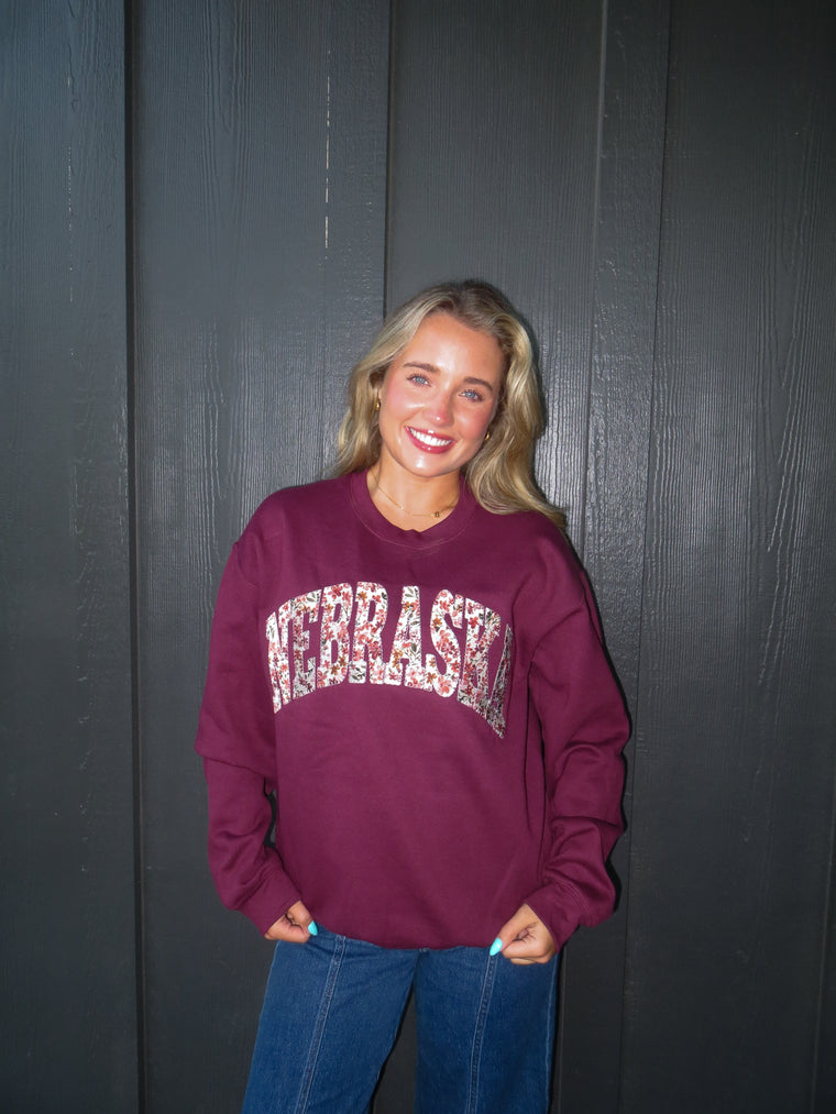 VINTAGE BERRY FLORAL NEBRASKA- MAROON CREW