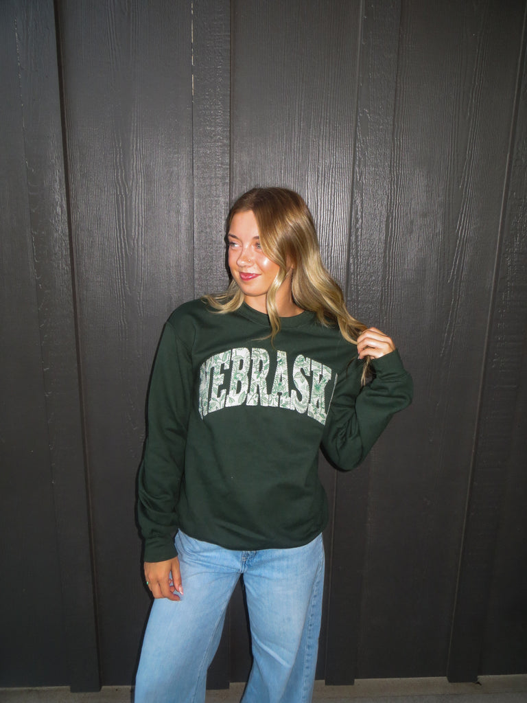 GREEN VINE FLORAL NEBRASKA - FOREST GREEN CREW