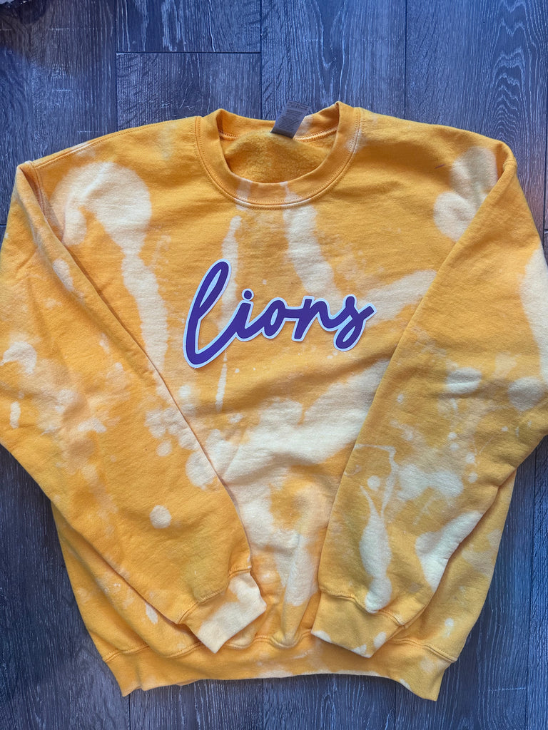 DAINTY LIONS - YELLOW DYED CREW