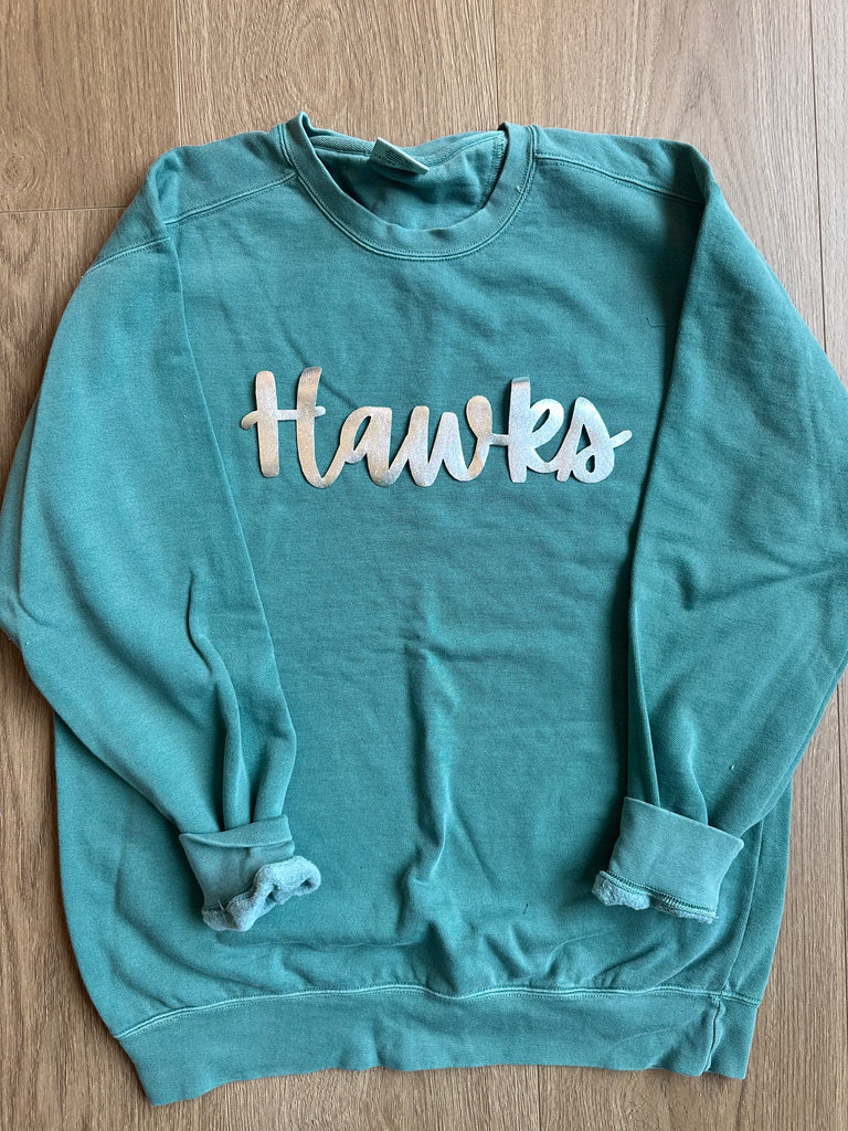 CURSIVE SILVER METALLIC HAWKS - GREEN COMFORT COLORS CREWNECK