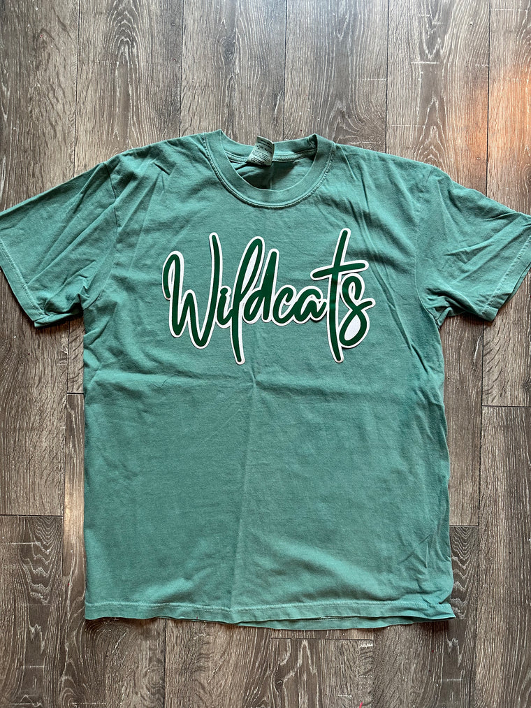 CURSIVE GREEN/WHITE WILDCATS - GREEN COMFORT COLORS TEE