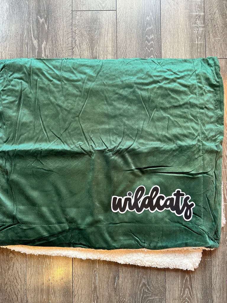 MODERN WILDCATS - GREEN SHERPA BLANKET