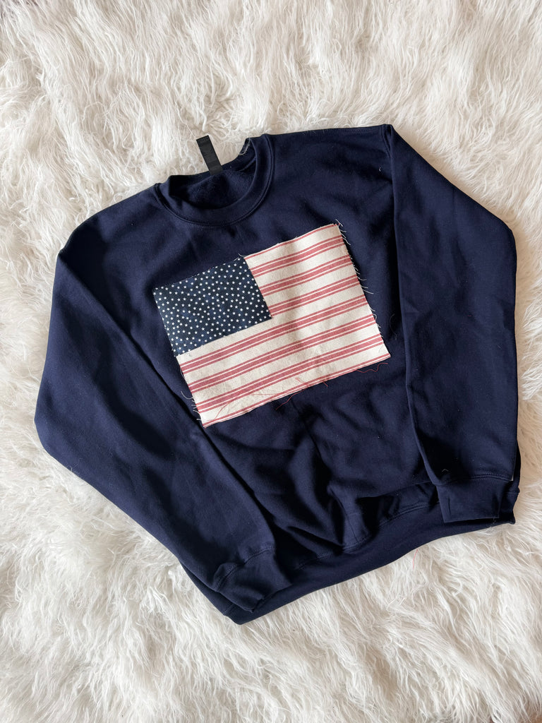 PATCHWORK VINTAGE FLAG - NAVY CREWNECK
