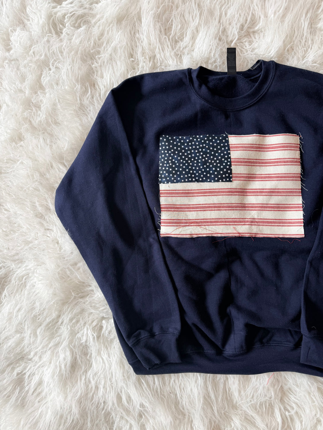 PATCHWORK VINTAGE FLAG - NAVY CREWNECK