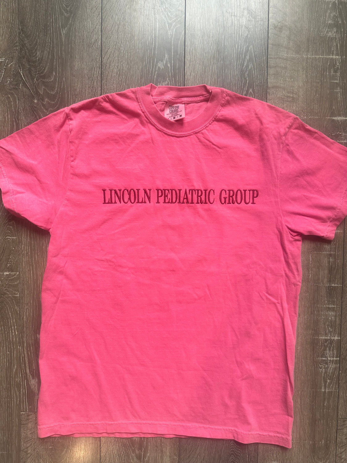 EMBROIDERED LINCOLN PEDIATRIC GROUP - CRUNCH BERRY COMFORT COLORS TEE