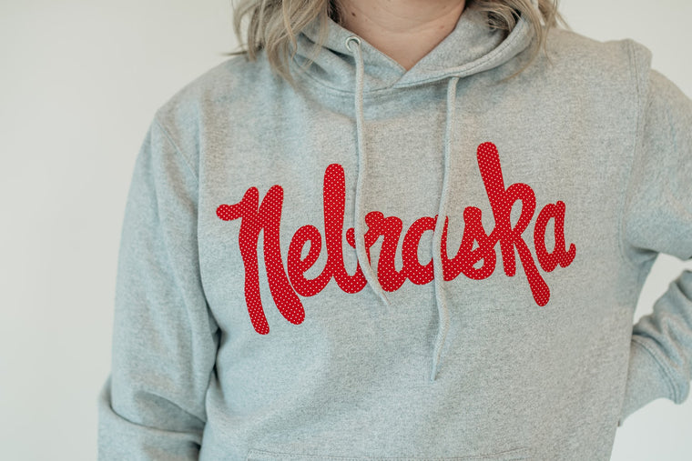 VINTAGE NEBRASKA (red/white polka dot) - GREY HOODIE