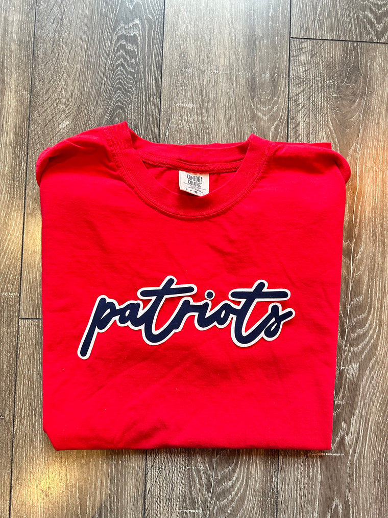 PATRIOTS - RED COMFORT COLORS TEE