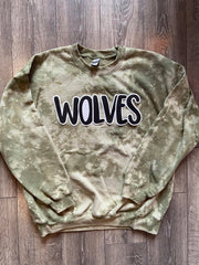 WOLVES - GREEN DYED CREW