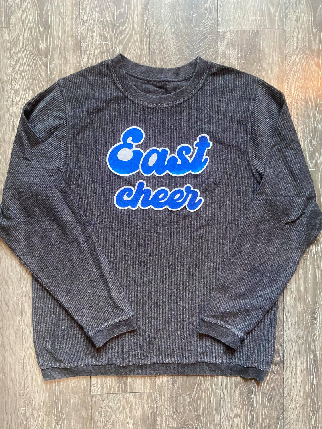 EAST CHEER - RIBBED CREW