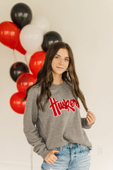 HUSKERS SCRIPT - GREY FLEECE CREW