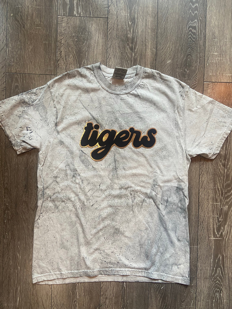 TIGERS - GREY DYED COMFORT COLORS TEE