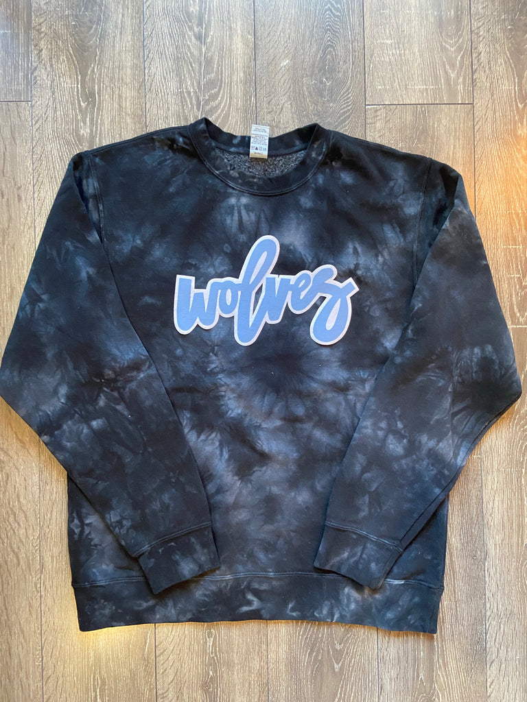 WOLVES - BLACK DYED CREW