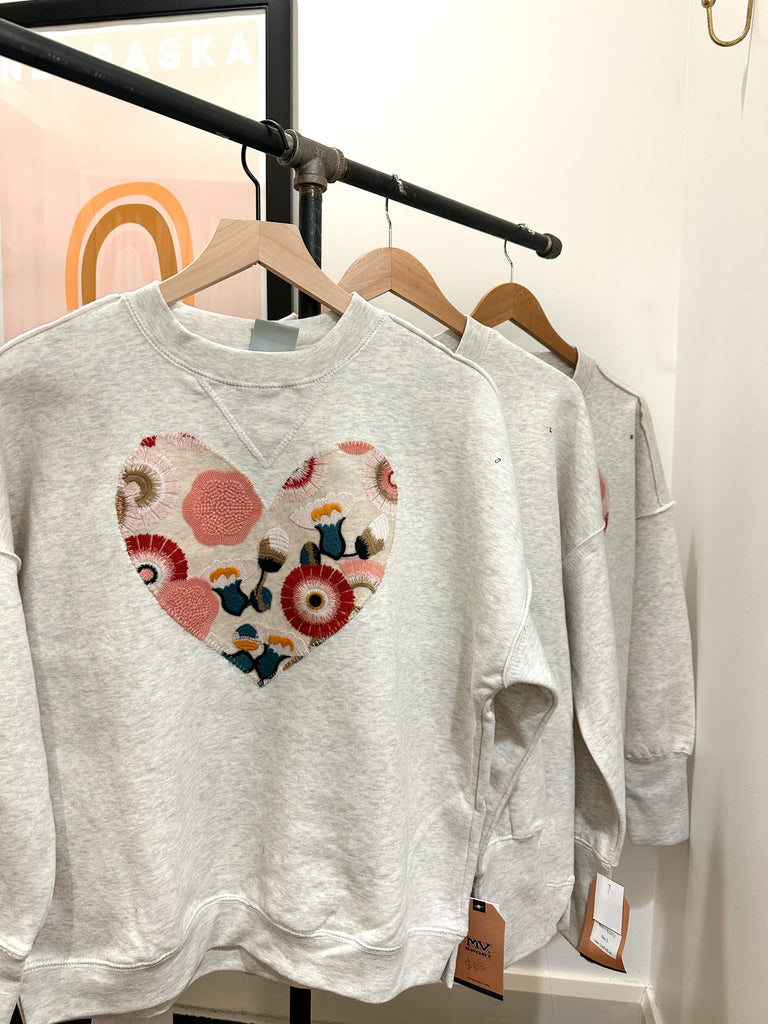 EMBROIDERED FLORAL HEART CREW - IVORY SUEDED CREW