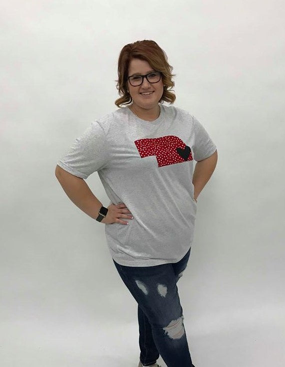 LIGHT GREY TEE WITH RED HOME STATE AND HEART